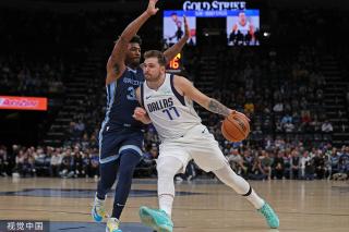 中占据主导 中占据主导