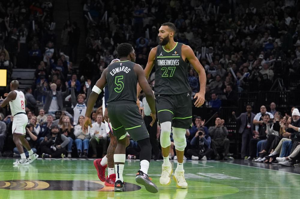 尤其让人瞩 尤其让人瞩