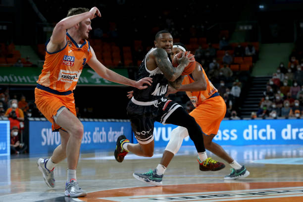 传颂的佳话 传颂的佳话